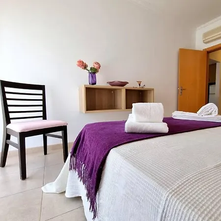 Flamingo - Wifi/pool/netflix Apartment
